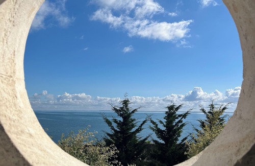 Le Chateau-d'Oleron Villa | Peaceful family home with sea view, in the heart of the village, on the ramparts