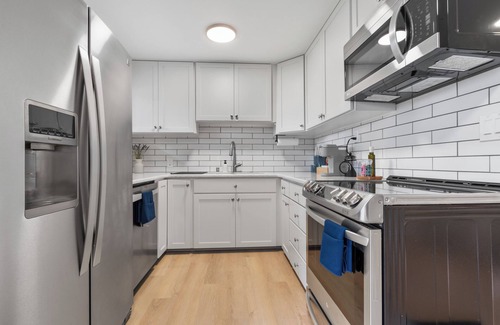 Mountlake Terrace House | Peaceful Family Retreat Home w Firepit & Grill