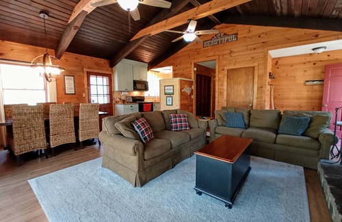Andrews Cabin | Peaceful family retreat