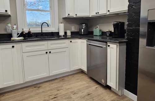 Crossville Other | Peaceful Farmhouse in rural setting near Crossville, TN - 3 bedrooms