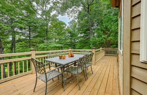 Franklin House | Peaceful Franklin Mountain Retreat with Deck