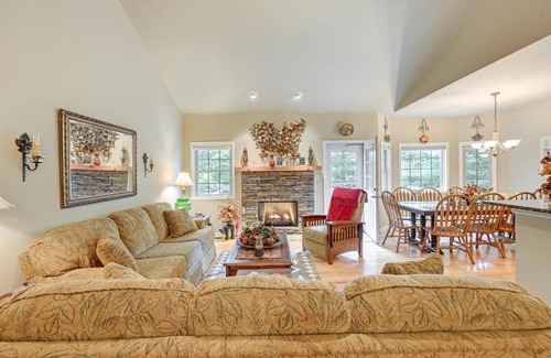 Franklin House | Peaceful Franklin Mountain Retreat with Deck