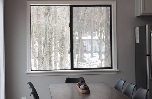 Lake Harmony Ski Chalet | Peaceful fully renovated chalet in Lake Harmony, dog friendly!