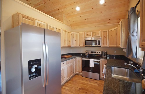 Andrews Cabin | Peaceful, fully-stocked creekside cabin nestled in the Blue Ridge Mountains