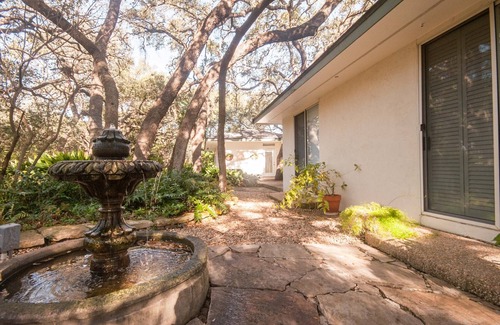 Medical Center District House | Peaceful Garden House on 5-Acre Nature Estate in The Heart of San Antonio
