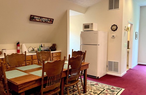Lexington Cottage | Peaceful Gardenside cottage 5 minutes from downtown Lexington VA