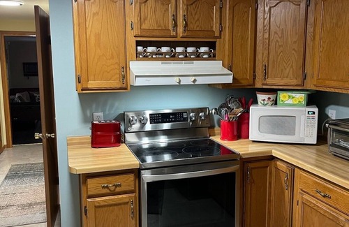 New Lisbon House | PEACEFUL GATAWAY NEAR CASTLE ROCK LAKE