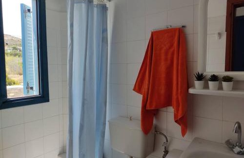 Ampelas Apartment | Peaceful getaway for 2 - amazing sea view/sunbeds!