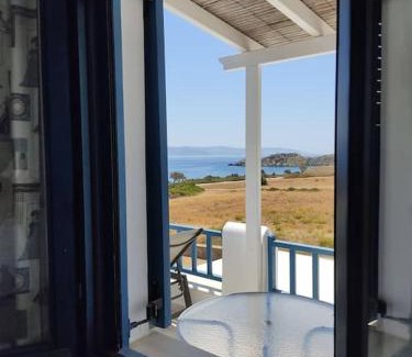 Ampelas Apartment | Peaceful getaway for 2 - amazing sea view/sunbeds!