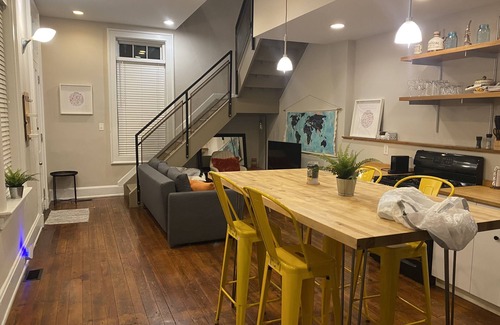 Pendleton Condo | Peaceful Getaway Queen Bed & Free Heated Garage Parking