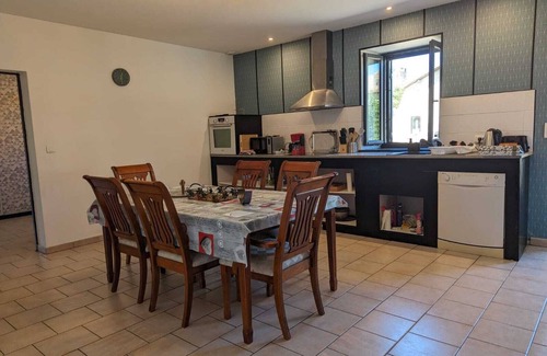 Sigoules House | Peaceful Home with Jacuzzi