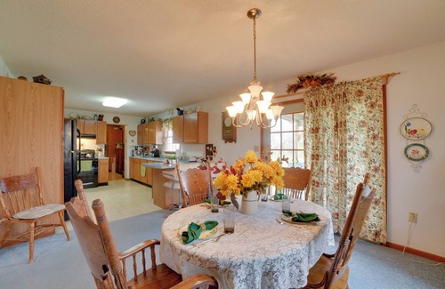 Almo Cottage | Peaceful Hazel Cottage w/Deck & Yard!