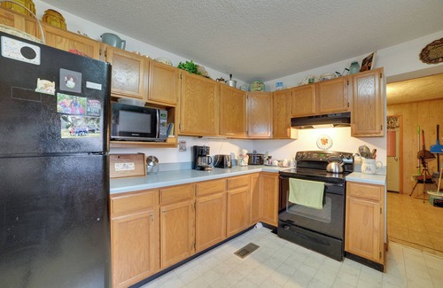 Almo Cottage | Peaceful Hazel Cottage w/Deck & Yard!