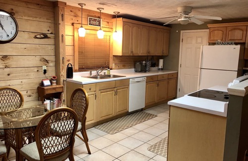 Centerville Cabin | Peaceful Hills Cabin is clean, family-friendly and quiet on 97 acres with creek.