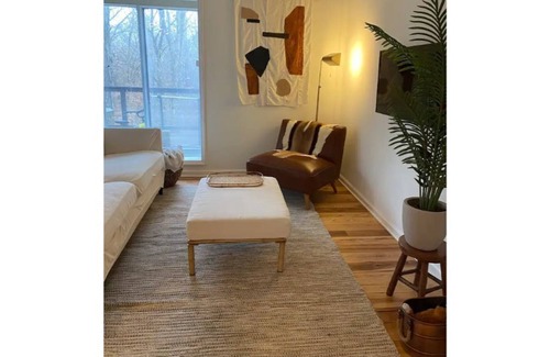Pegram House | Peaceful Hillside Home Retreat *20 MIN TO NASH