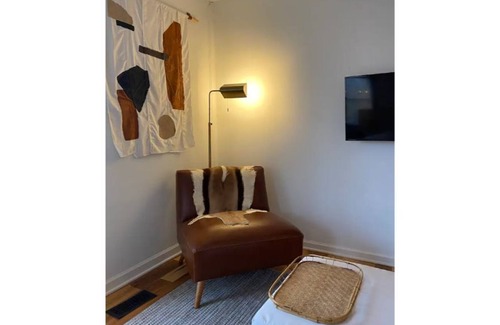 Pegram House | Peaceful Hillside Home Retreat *20 MIN TO NASH