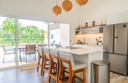 Esterillos Este House | Peaceful home with patio, grill, fast WiFi & 2-min walk to quiet beach