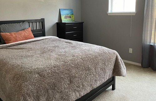 Hillsboro Villa | Peaceful house near downtown Hillsboro