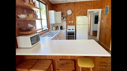 Huskisson House | Peaceful Huskisson Cottage - Pet Friendly
