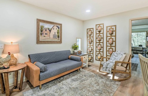 Jamestown House | Peaceful Jamestown Retreat w/ Sauna!