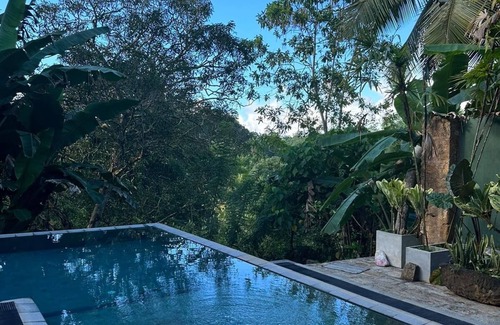 Kathaluwa Villa | Peaceful jungle villa - 3 Ensuite Bedrooms, Infinity pool & 10 mins to the beach