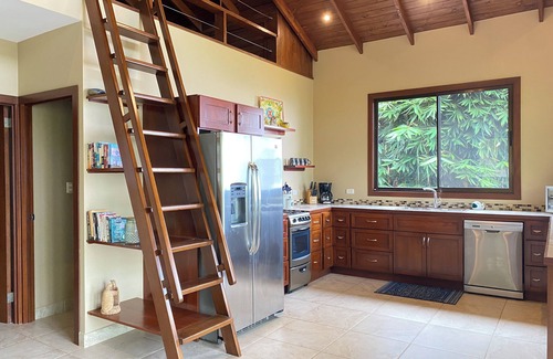 Uvita House | Peaceful Jungle Setting with Expansive Whales Tail/Ocean View