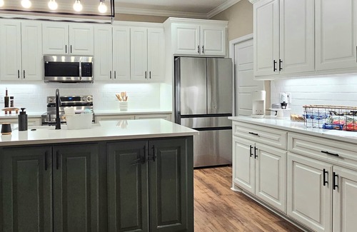 Jones Mills House | Peaceful King Suite 4 bedrooms. nPool+Playground! 15 miles from Magic Springs!