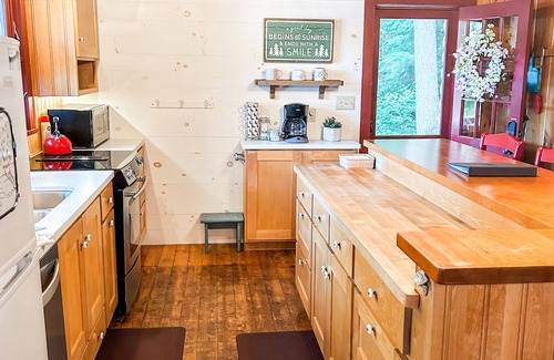 Moultonborough Cottage | Peaceful lake front cottage w/large dock and sandy beach entry