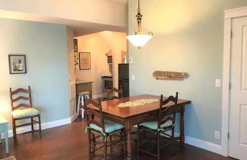 West Boothbay Harbor House | Peaceful Lake Waterfront! Automatic backup Generator! Full Kitchen! Heat & A/C