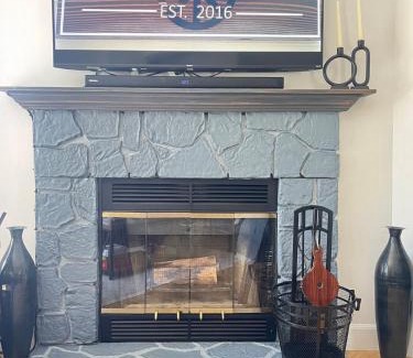 Athens House | Peaceful Lakefront and Fireplace Getaway Upstate Escape