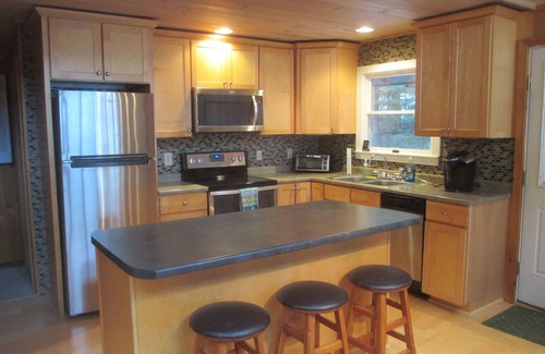 Bridgton Cottage | Peaceful Lakefront Cottage