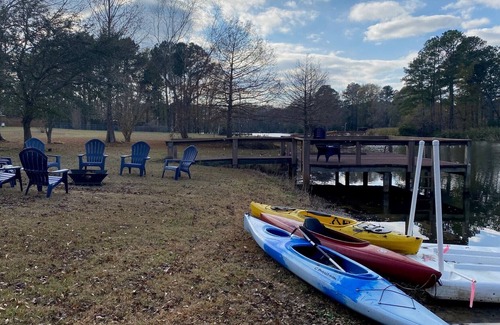 Summerton House | Peaceful Lakehouse with Beautiful Views