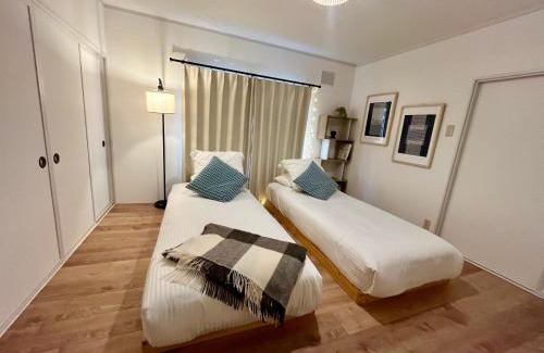 Toya House | Peaceful Lakeview Cottage 20min to Rusutsu Ski