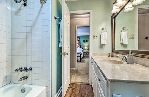 Reservoir House | Peaceful Little Rock Abode w/ Yard & Fire Pit