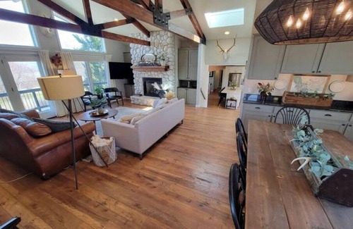 Farviews - Pattee Canyon House | Peaceful Missoula Mountain View Home