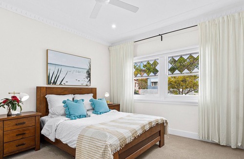 Bulli House | Peaceful modern cottage with escarpment views