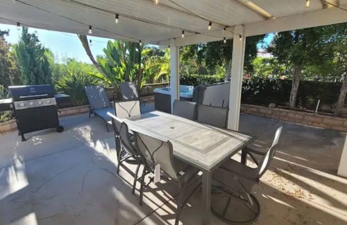 Mission Viejo House | Peaceful modern renovated house with hot tub