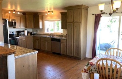 Silver Star House | Peaceful Montana Retreat on 4 Acres – Clean, Quiet & Surrounded by Nature
