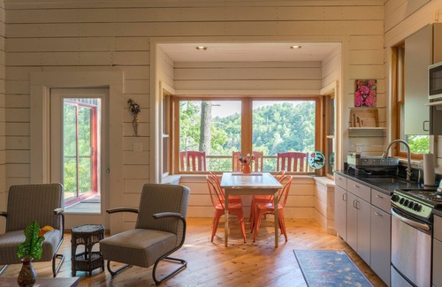 Mars Hill Cottage | Peaceful mountain modern cottage near Mars Hill & Asheville, river view - access