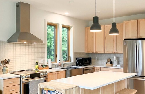 Morrisville House | Peaceful Mountain View Retreat