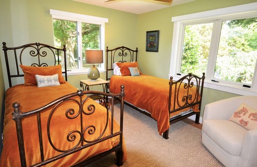 Oxford House | Peaceful, nestled on quiet cove, waterfront w/ dock, & Kayaks