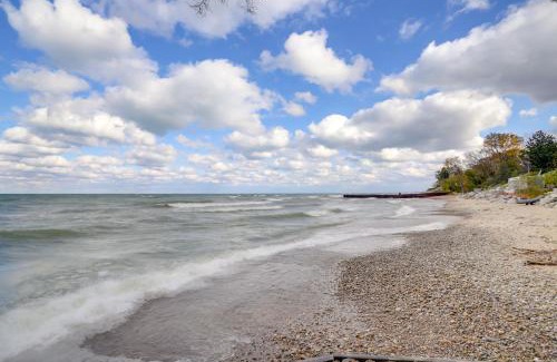 New Buffalo House | Peaceful New Buffalo Home Walk to Lake Michigan!