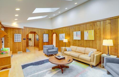 New Buffalo House | Peaceful New Buffalo Home Walk to Lake Michigan!