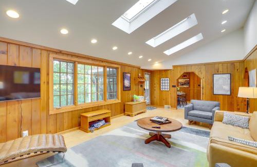 New Buffalo House | Peaceful New Buffalo Home Walk to Lake Michigan!
