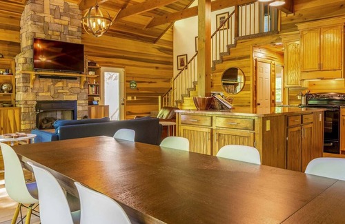 Hot Springs House | Peaceful North Carolina Retreat with Game Room!