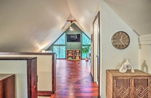 Mariposa House | Peaceful Oak Haven Cabin near Yosemite