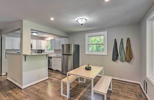 Pegram House | Peaceful Oasis in the Woods, just 30 minutes to Nashville!