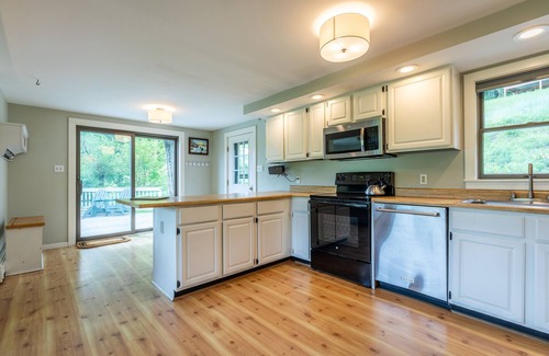 South Pomfret House | Peaceful oasis, stunning views, less than 10 mins from Woodstock Village