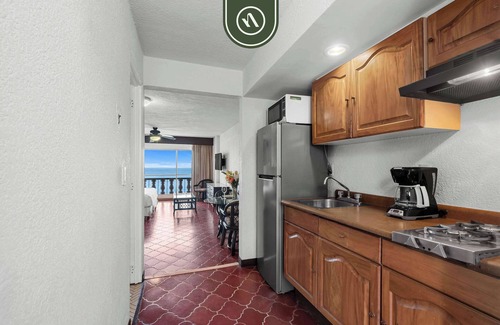 Los Ramblases Apartment | Peaceful Oceanview Studio - Pool - Daily Cleaning