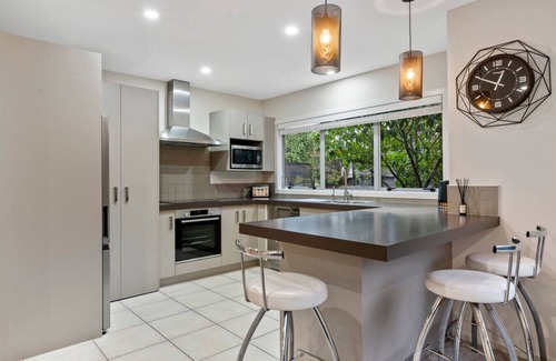 Nukuhau House | Peaceful on Punawai with WI-FI